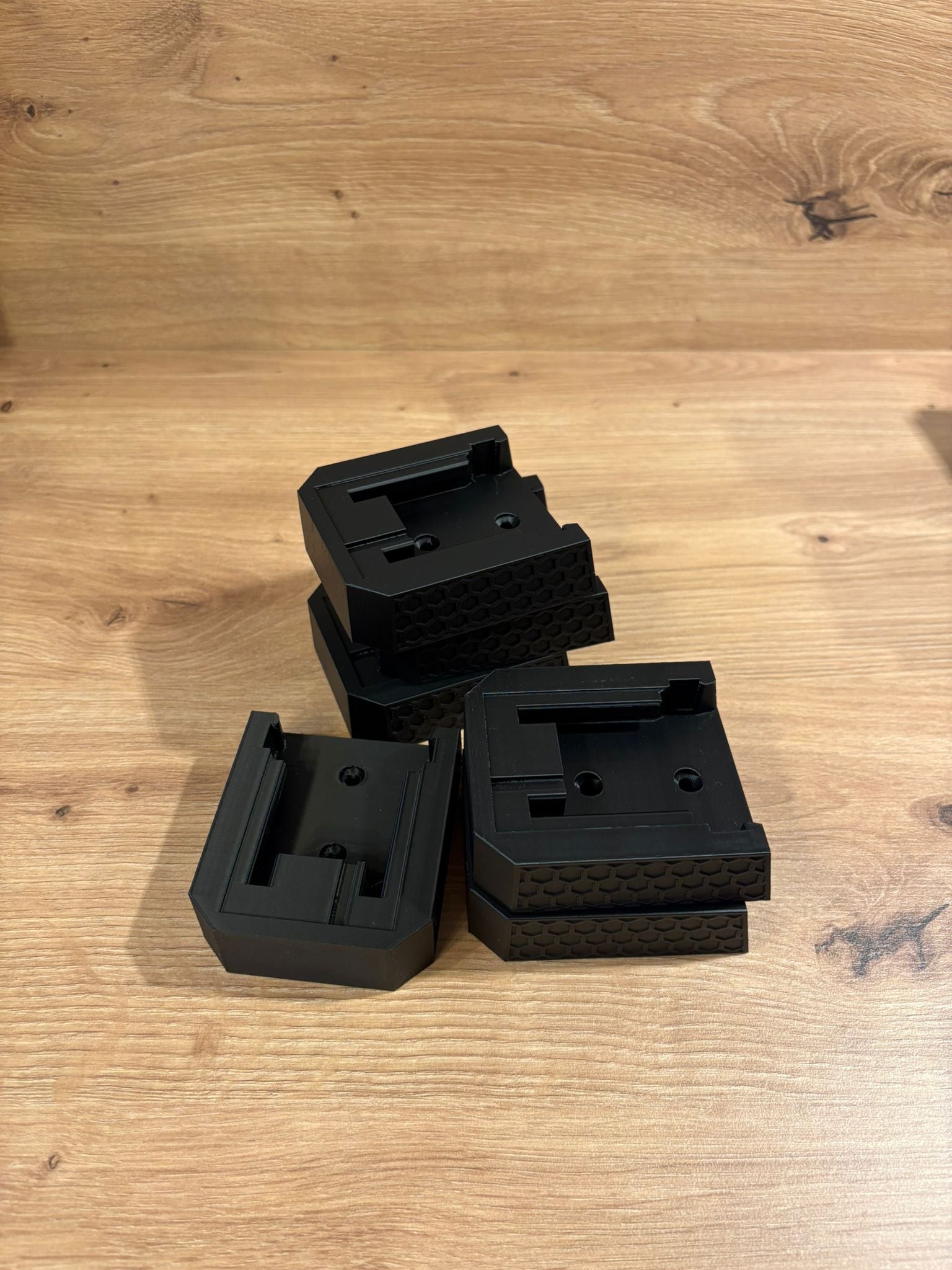 Wall-Mounted Battery Holder – Milwaukee