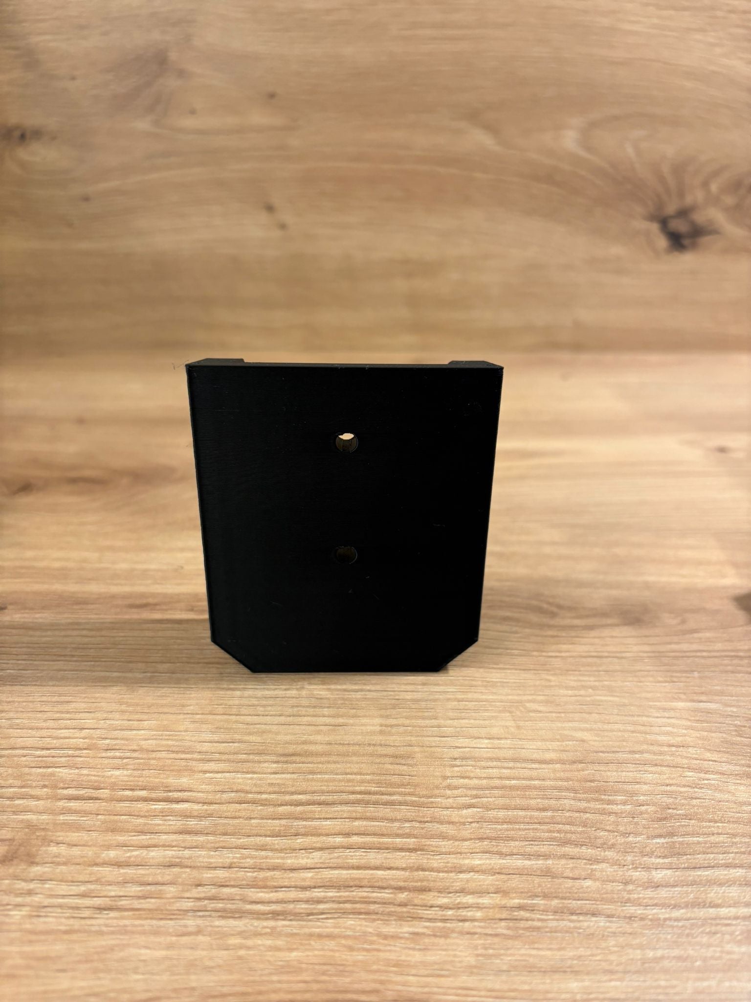 Wall-Mounted Battery Holder – Milwaukee