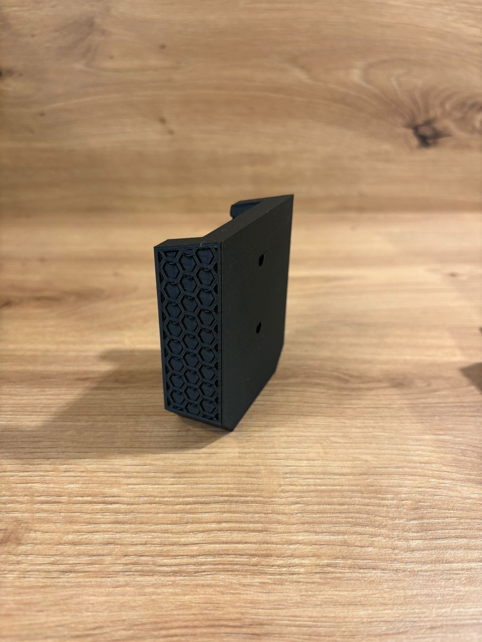 Wall-Mounted Battery Holder – Milwaukee