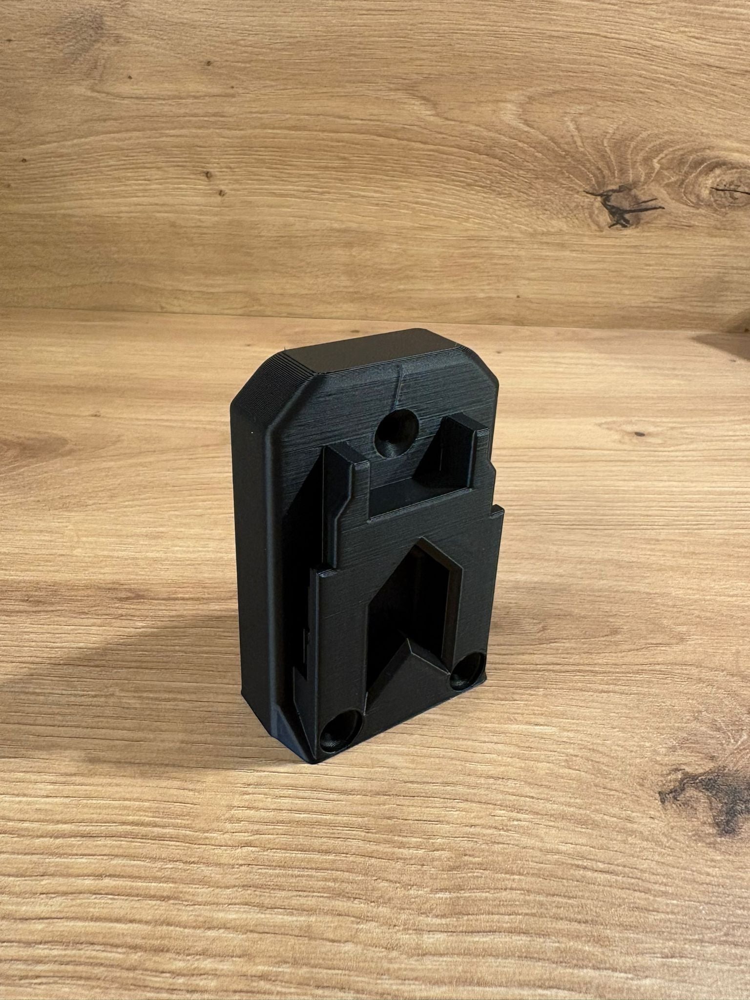 Wall-Mounted Tool Organizer – DeWALT