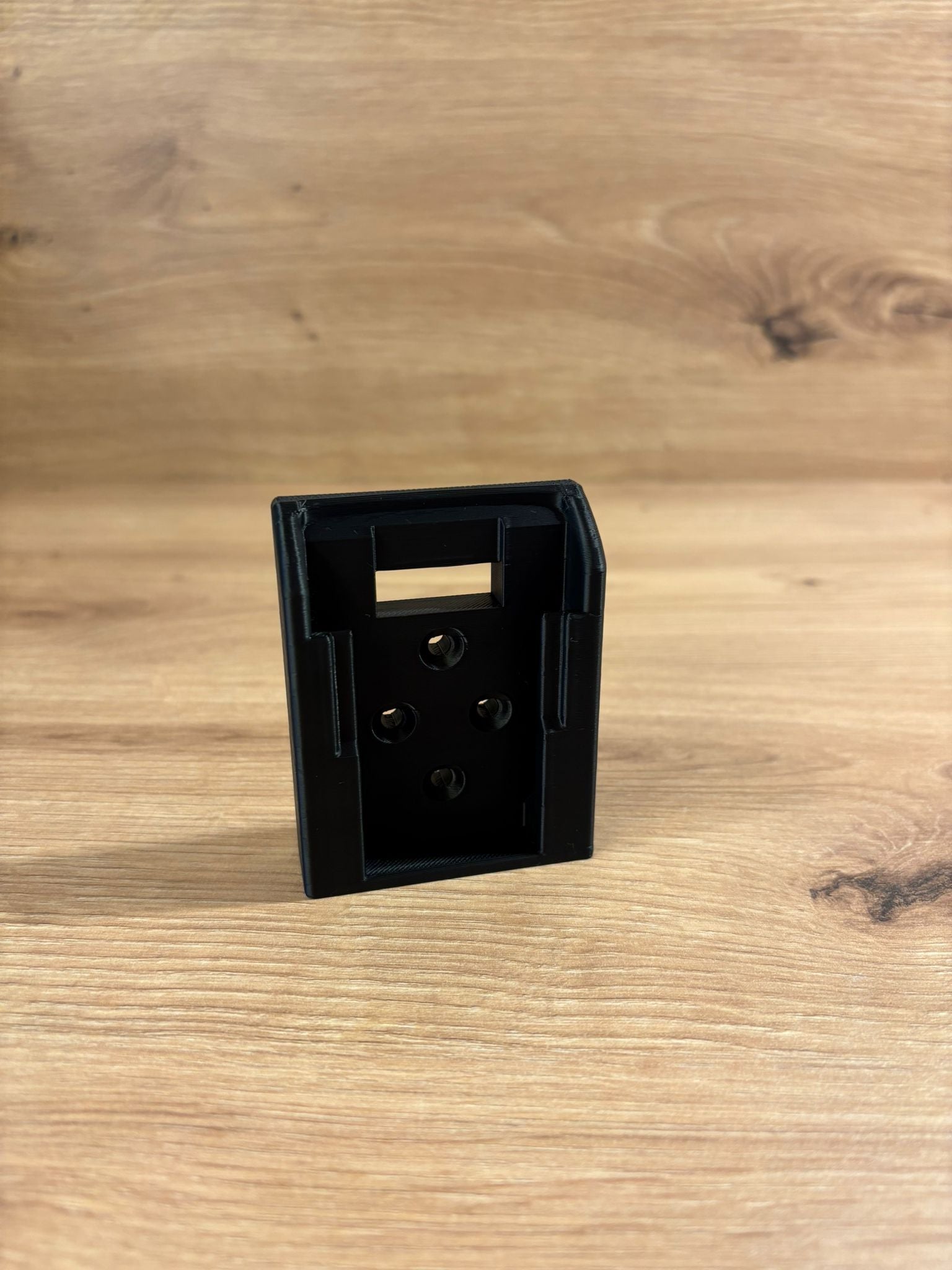 Wall-Mounted Battery Holder – DeWALT